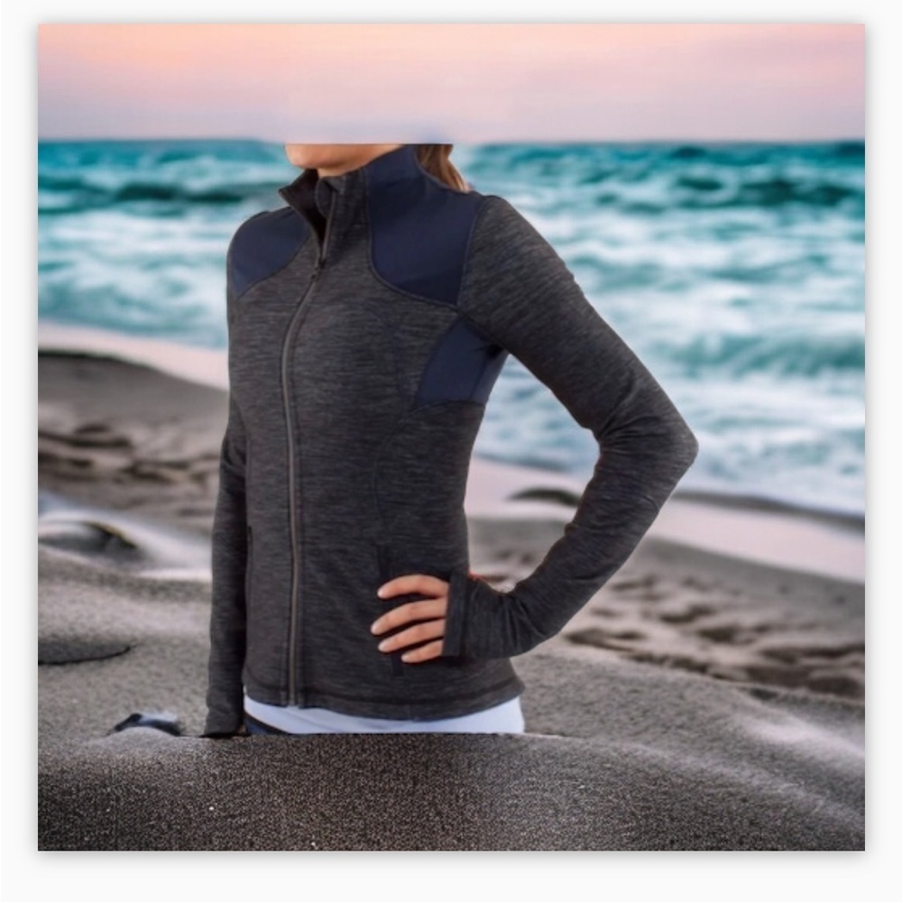 Lululemon Forme Jacket in reversible slub denim inkwell / inkwell NWOT- Sz 6 - Picture 7 of 13